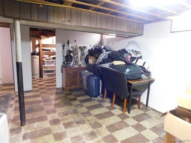 8263 Linda Street, Warren, MI 48093