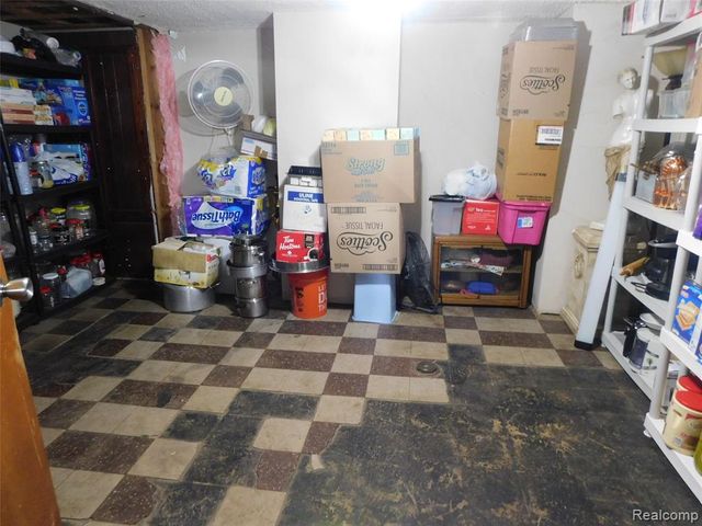 8263 Linda Street, Warren, MI 48093