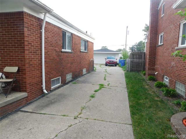 8263 Linda Street, Warren, MI 48093