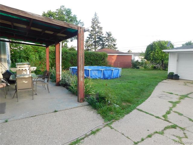 8263 Linda Street, Warren, MI 48093