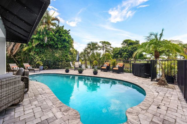 13138 Touchstone Place, Palm Beach Gardens, FL 33418