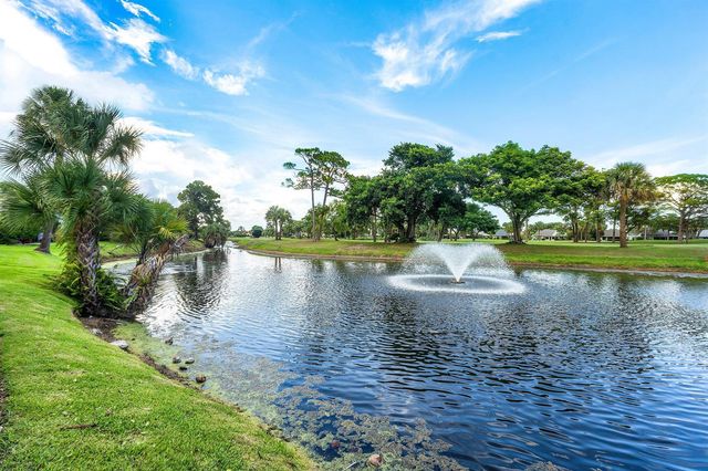 13138 Touchstone Place, Palm Beach Gardens, FL 33418