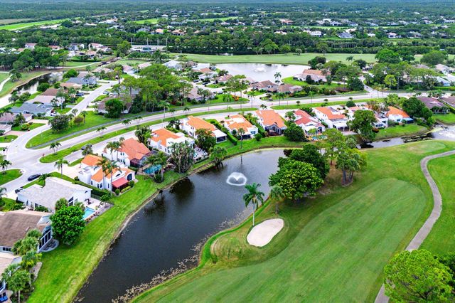 13138 Touchstone Place, Palm Beach Gardens, FL 33418