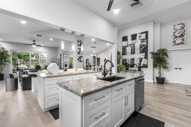 13138 Touchstone Place, Palm Beach Gardens, FL 33418