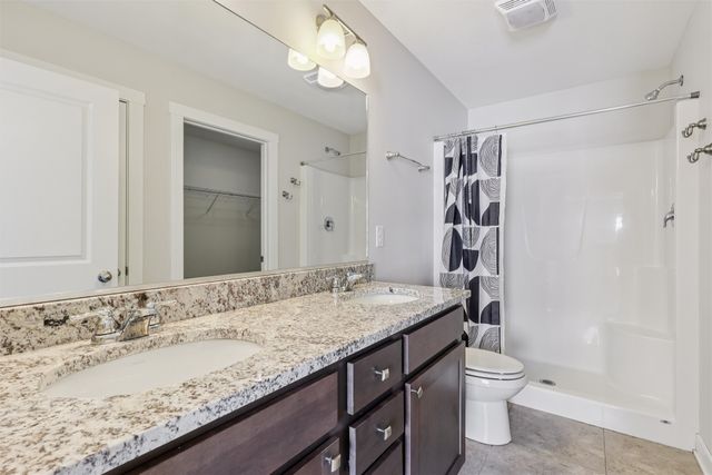 2818 NW 44th Street, Ankeny, IA 50023