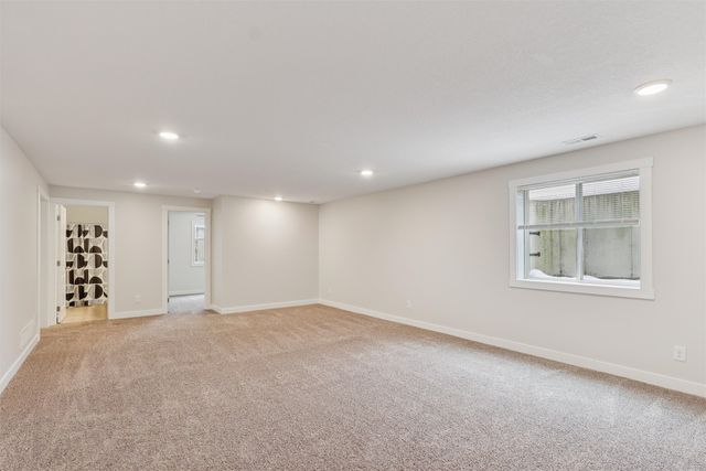 2818 NW 44th Street, Ankeny, IA 50023