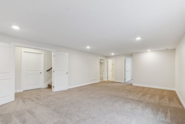 2818 NW 44th Street, Ankeny, IA 50023