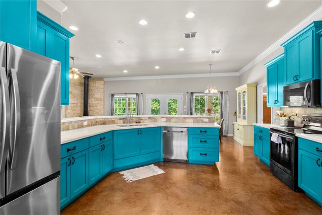 151 Tall Oaks, Streetman, TX 75859