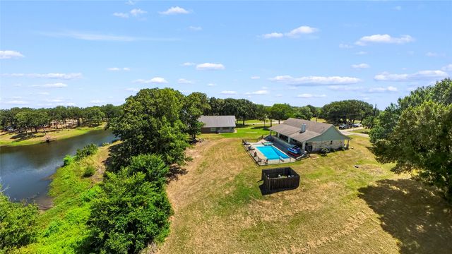 151 Tall Oaks, Streetman, TX 75859
