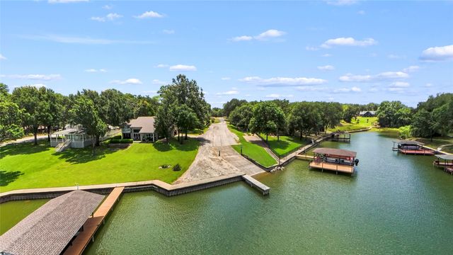 151 Tall Oaks, Streetman, TX 75859