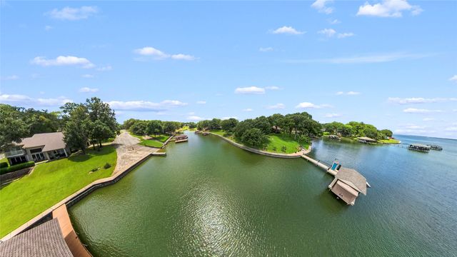 151 Tall Oaks, Streetman, TX 75859