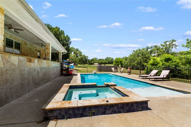 151 Tall Oaks, Streetman, TX 75859