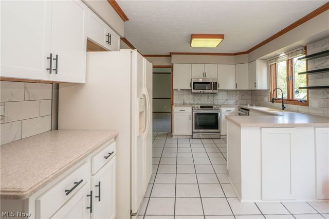 6104 Shipslanding Avenue NW, Canton, OH 44718