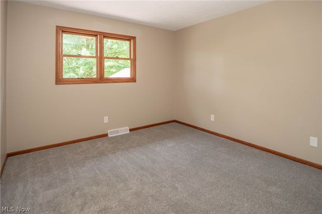 6104 Shipslanding Avenue NW, Canton, OH 44718