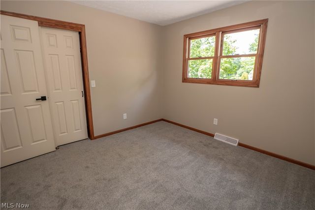 6104 Shipslanding Avenue NW, Canton, OH 44718