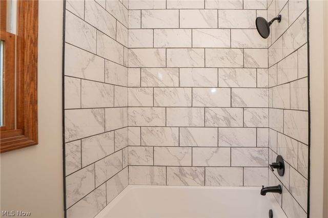 6104 Shipslanding Avenue NW, Canton, OH 44718