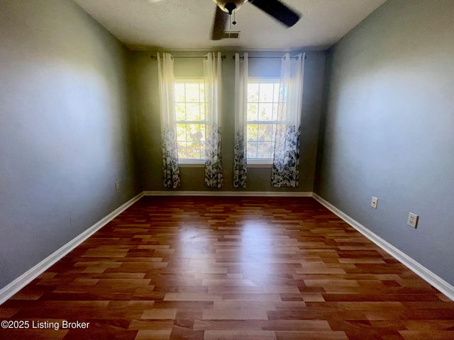 4442 Southbridge Ct, Louisville, KY 40272