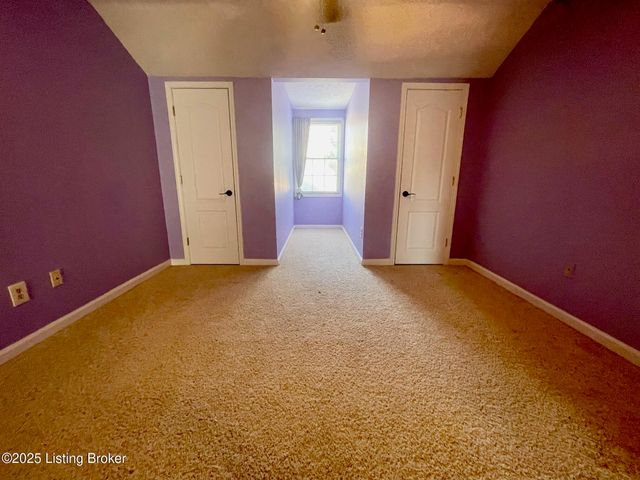 4442 Southbridge Ct, Louisville, KY 40272