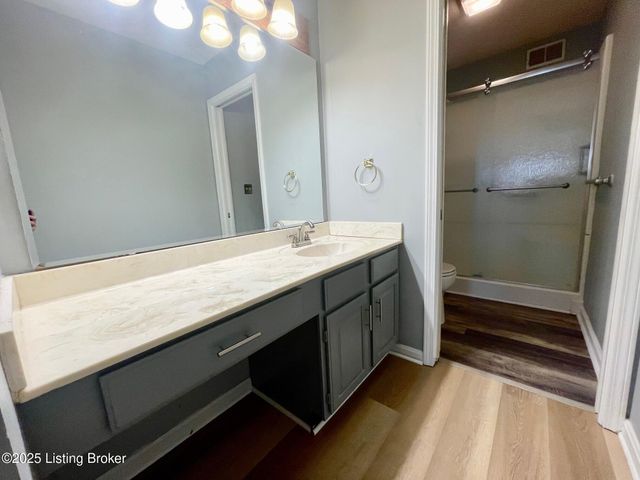 4442 Southbridge Ct, Louisville, KY 40272