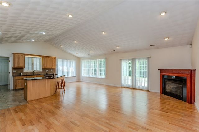167 Cranberry Ridge Road, Glocester, RI 02857