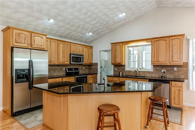 167 Cranberry Ridge Road, Glocester, RI 02857