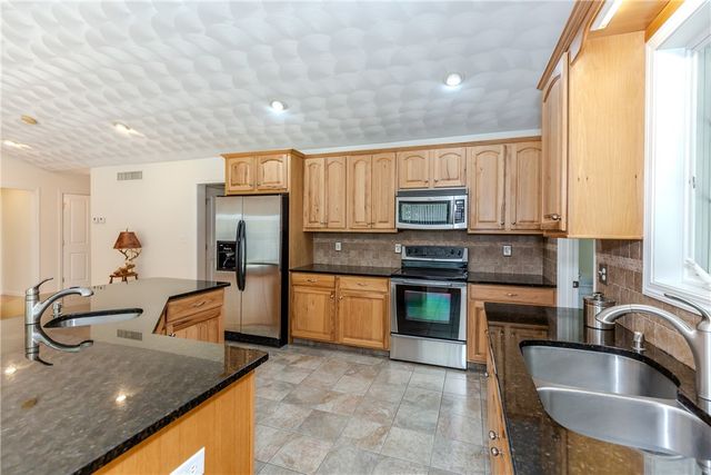 167 Cranberry Ridge Road, Glocester, RI 02857