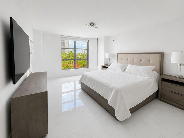 3600 MYSTIC POINTE Drive 608, Aventura, FL 33180