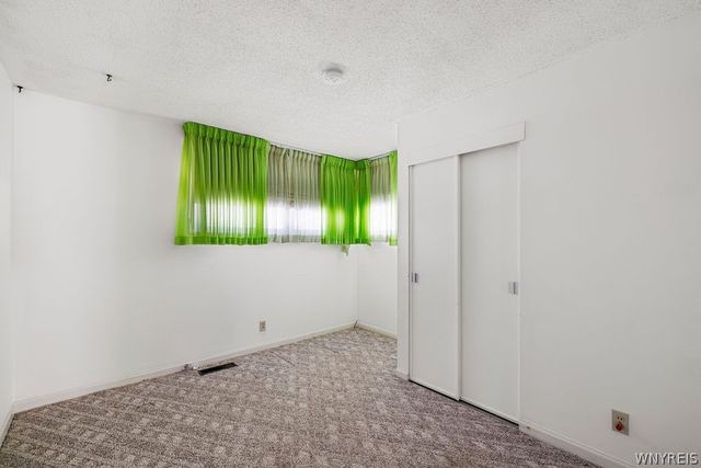 569 Woodstock Avenue, Tonawanda, NY 14150