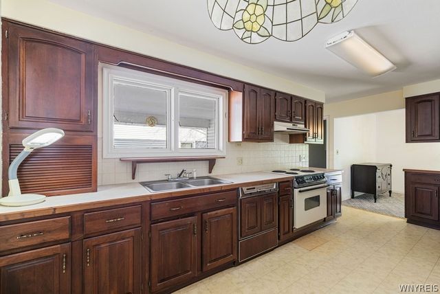 569 Woodstock Avenue, Tonawanda, NY 14150