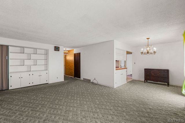 569 Woodstock Avenue, Tonawanda, NY 14150