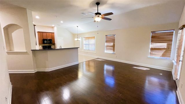 8108 Tierra Del Sol Road, Arlington, TX 76002