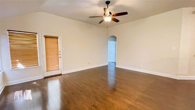 8108 Tierra Del Sol Road, Arlington, TX 76002