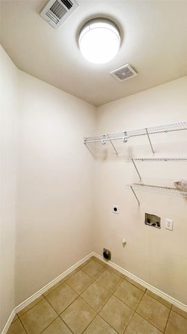 8108 Tierra Del Sol Road, Arlington, TX 76002