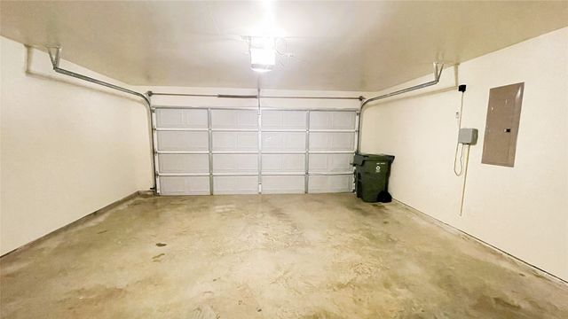 8108 Tierra Del Sol Road, Arlington, TX 76002