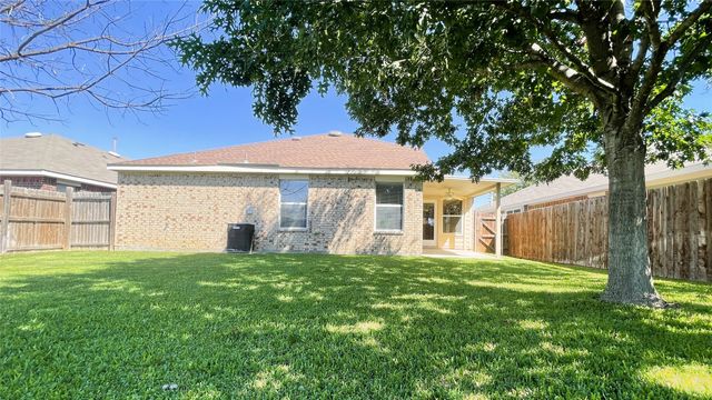 8108 Tierra Del Sol Road, Arlington, TX 76002