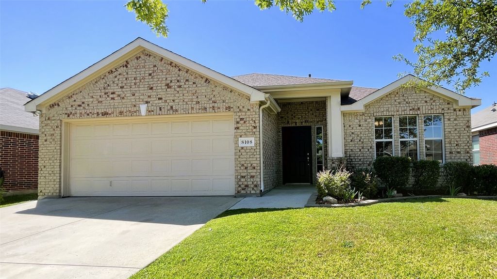 8108 Tierra Del Sol Road, Arlington, TX 76002