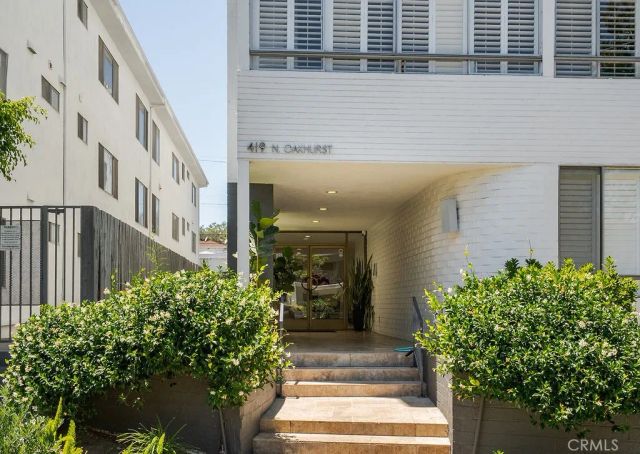 419 N Oakhurst Drive 102, Beverly Hills, CA 90210