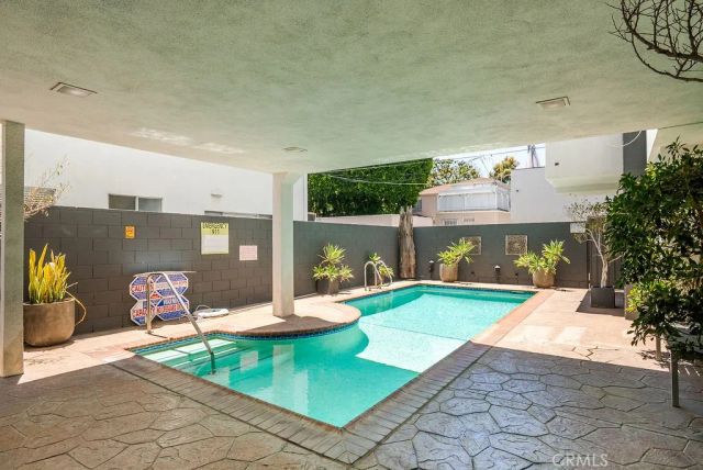 419 N Oakhurst Drive 102, Beverly Hills, CA 90210