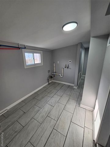 13870 Ida Avenue, Warren, MI 48089