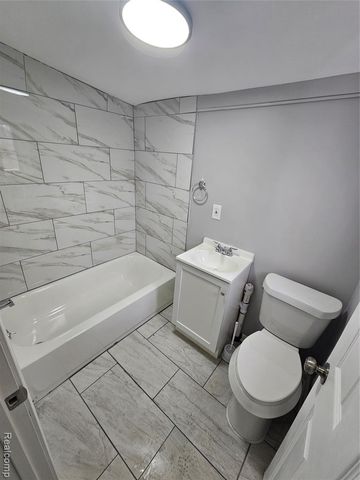 13870 Ida Avenue, Warren, MI 48089