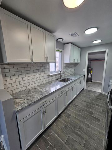 13870 Ida Avenue, Warren, MI 48089