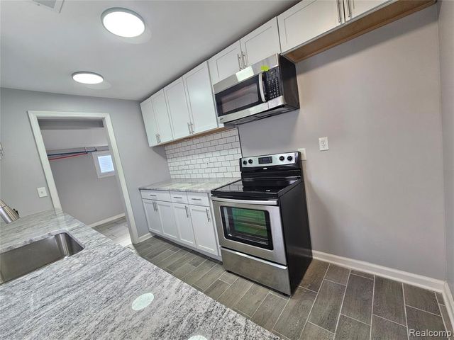 13870 Ida Avenue, Warren, MI 48089