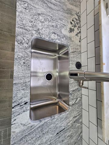 13870 Ida Avenue, Warren, MI 48089