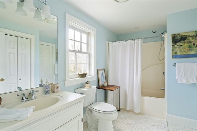 2 Bold Meadow Road, Edgartown, MA 02539