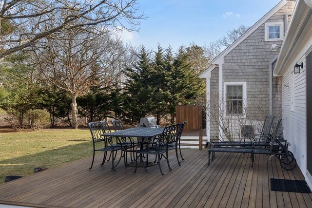 2 Bold Meadow Road, Edgartown, MA 02539