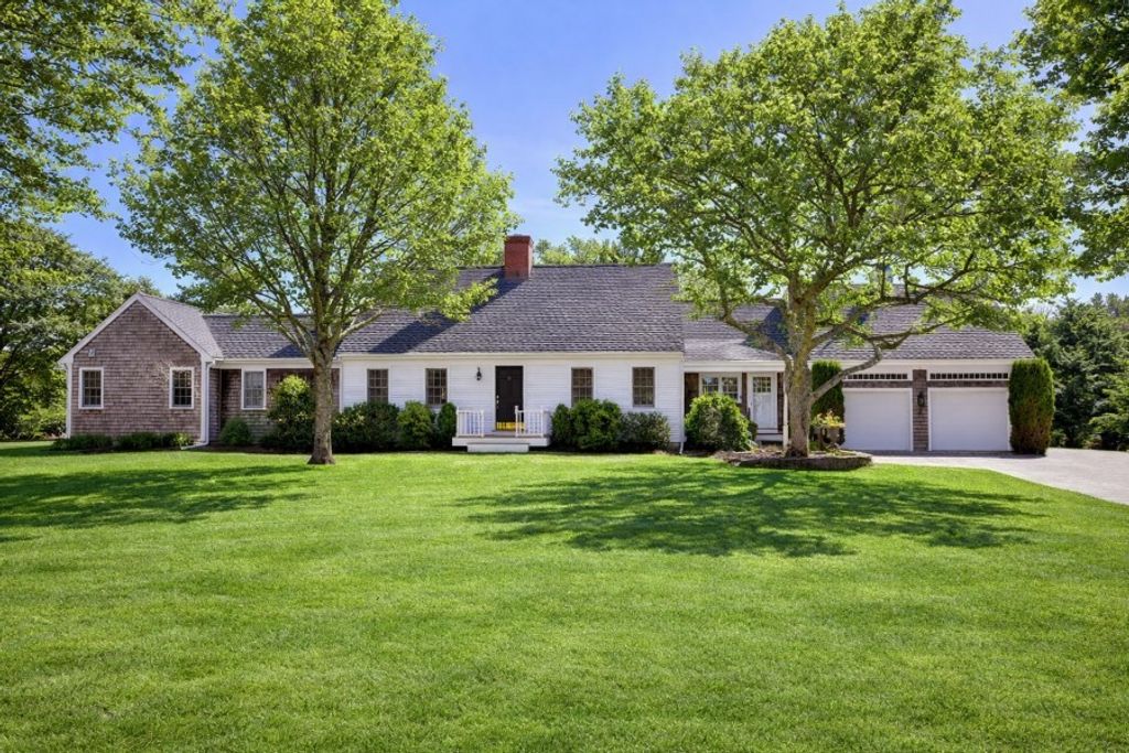 2 Bold Meadow Road, Edgartown, MA 02539