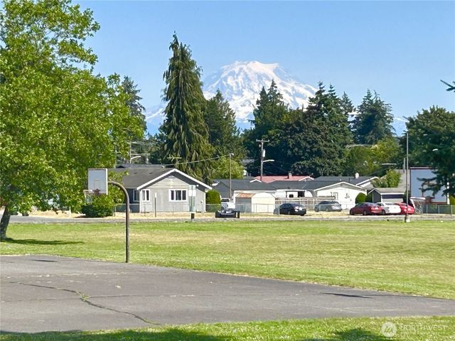 1104 134th Street Ct S, Tacoma, WA 98444