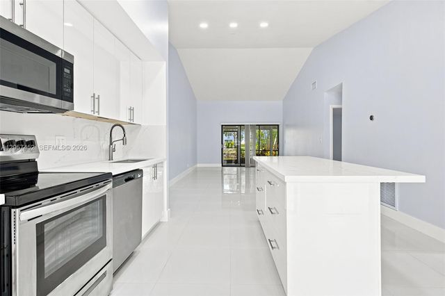 3895 N Carambola Cir N 29128, Coconut Creek, FL 33066