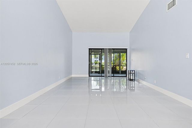 3895 N Carambola Cir N 29128, Coconut Creek, FL 33066
