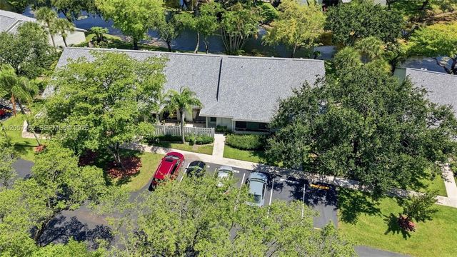 3895 N Carambola Cir N 29128, Coconut Creek, FL 33066